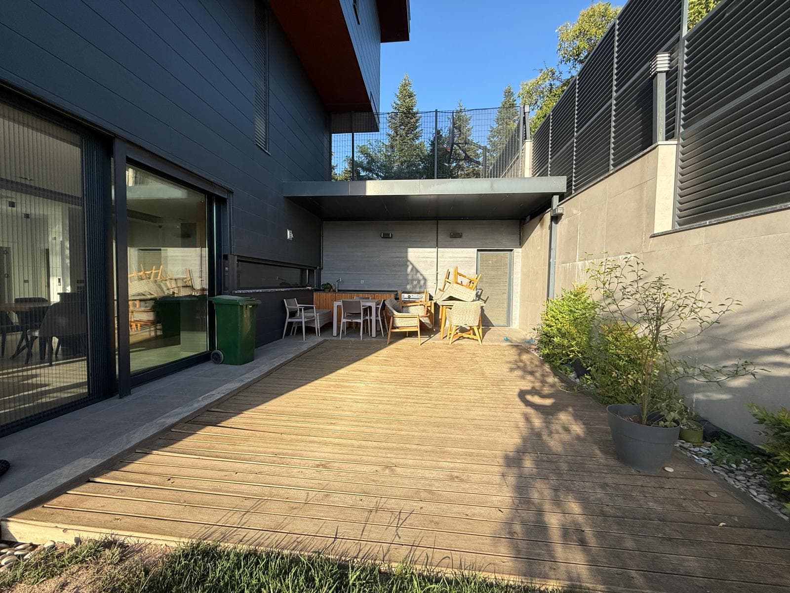 ÇEKMEKÖY REŞADİYE’DE SATILIK ÖZEL TASARIM VİLLA  Reşadiye Köyü’nün doğayla iç içe ve huzurlu konumunda, 1.000 m² arsa üzerinde iskanlı olarak inşa edilmiş lüks villamız satışa sunulmuştur. - Görsel 23